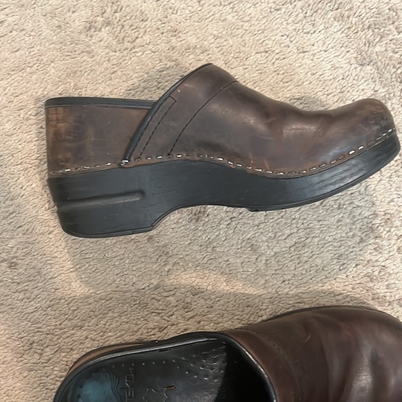 Dansko shoes, brown rubbed leather, like new, good tread, women’s size 38. - Picture 3 of 8
